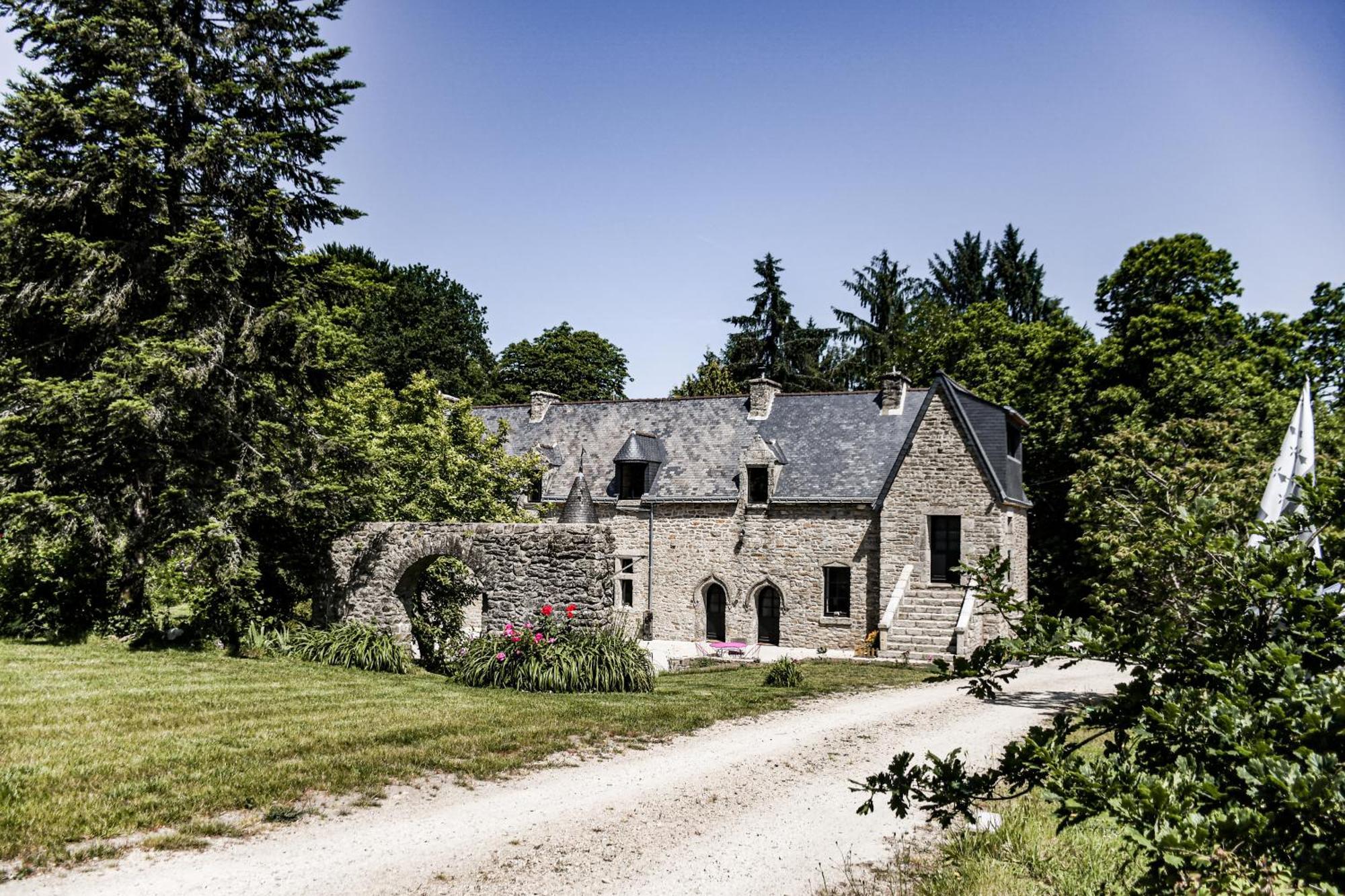 Le Manoir De Menglieu Bed and Breakfast Treffléan Exterior foto